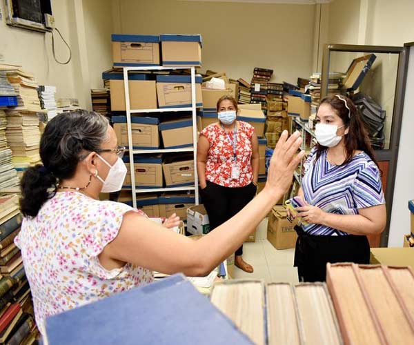 La UBE se encuentra cooperando con el fortalecimiento de la biblioteca del INSPI