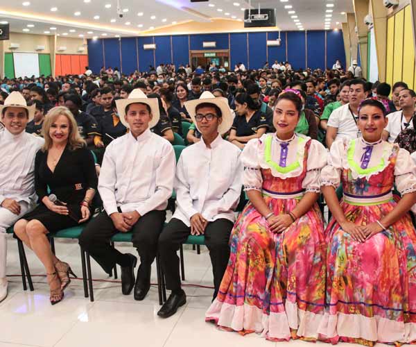 Cerramos con broche de oro las diferentes entregas del Conversatorio “Historia de los cand