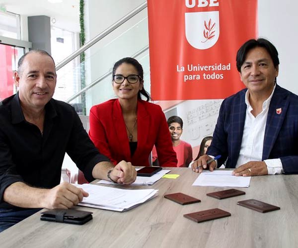 UBE firma convenio interinstitucional con Dental Market.