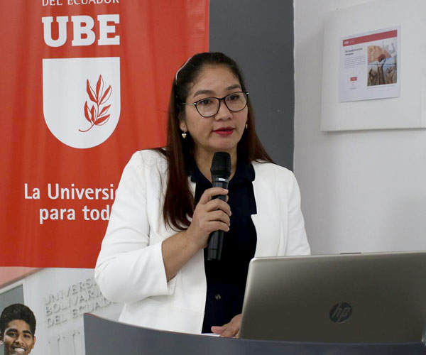 Estudiantes de la UBE participaron en Exposición itinerante de libros