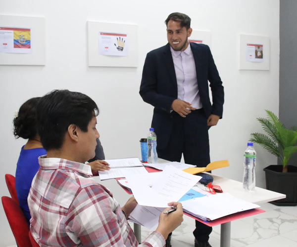 Estudiantes de la carrera Auditoría y Control de Gestión culminan la materia de Proyecto d