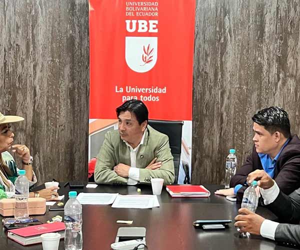 UBE firma convenio para el empoderamiento de las mujeres del Ecuador.