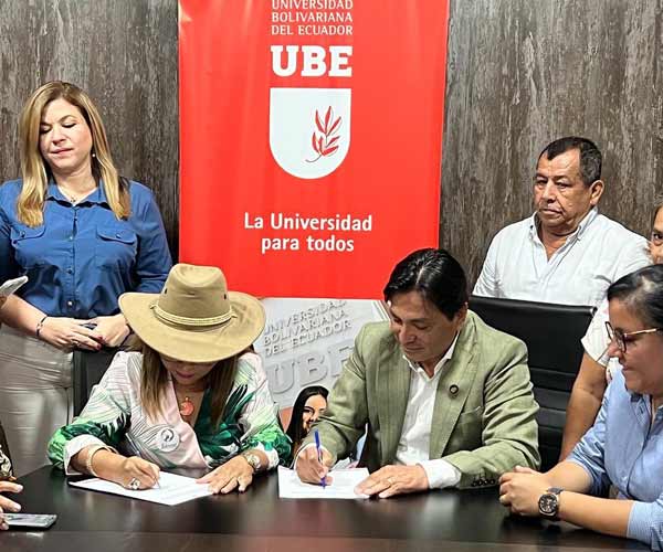 UBE firma convenio para el empoderamiento de las mujeres del Ecuador.