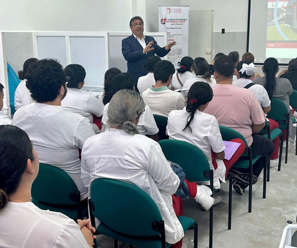 Estudiantes de Enfermería se preparan previo al I Congreso Internacional de Ciencias de la