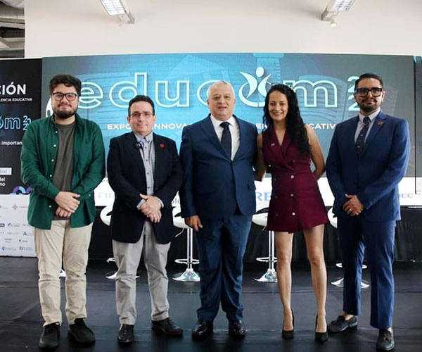 Directivos de la Universidad para todos fueron protagonistas en Educom