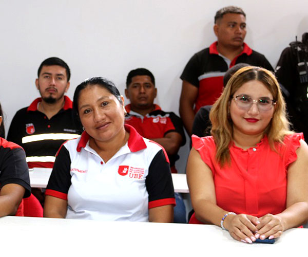 La Universidad para todos recibe charla de prevención y seguridad.