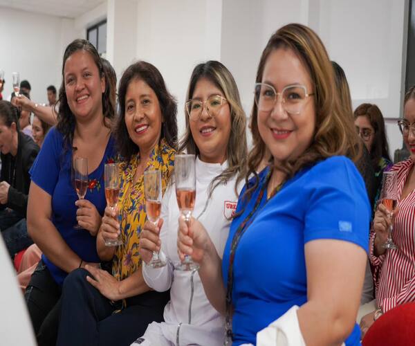 ¡Emotivo homenaje en conmemoración al Día de las Madres!