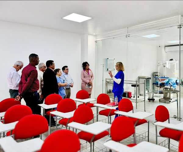 Rectora de la Universidad de Ciencias Médicas de La Habana visita la UBE