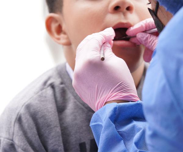 Estudiantes de la carrera de Odontología de quinto semestre de la Universidad Bolivariana 