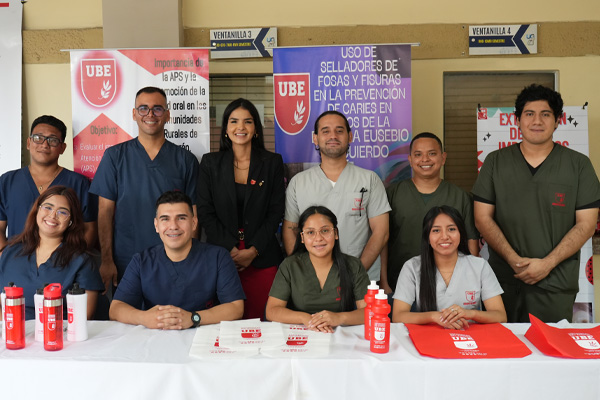 Estudiantes de Odontología de la UBE participan en la Octava Sesión Científica 