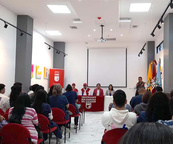 	Estudiantes de la UBE asisten a encuentro con el candidato al Premio Nobel de la Paz.