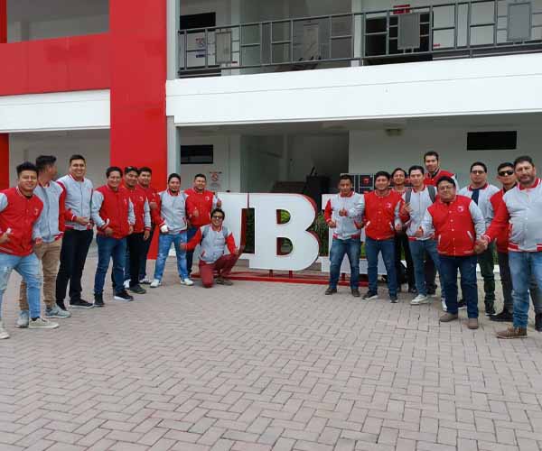 Colaboradores de la Empresa Eléctrica Quito inician Programa Especial en Ingeniería Eléctrica de la UBE.