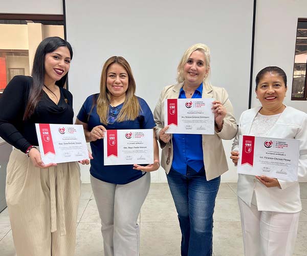 Entrega de Certificados a Talleristas y Ponentes del II Congreso Internacional de Ciencias