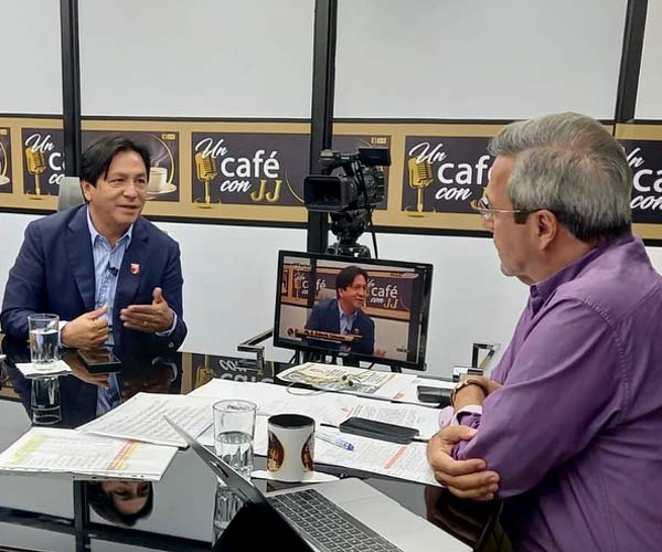 Rector habló sobre educación superior en “Un café con JJ”