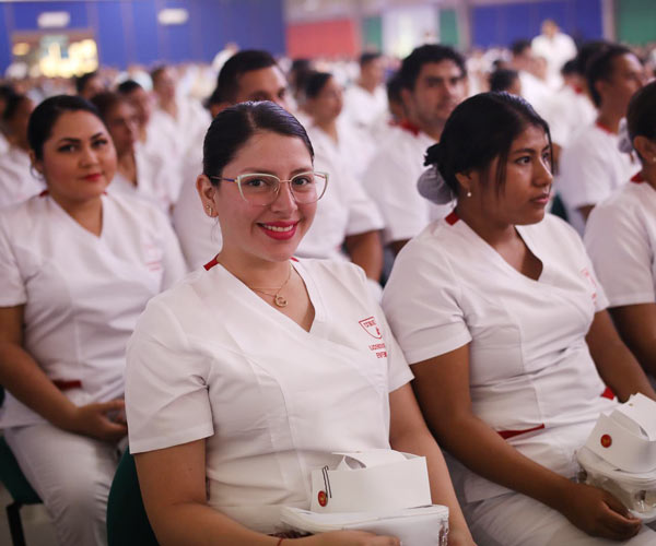 Imposición de Cofias y Brazaletes.
