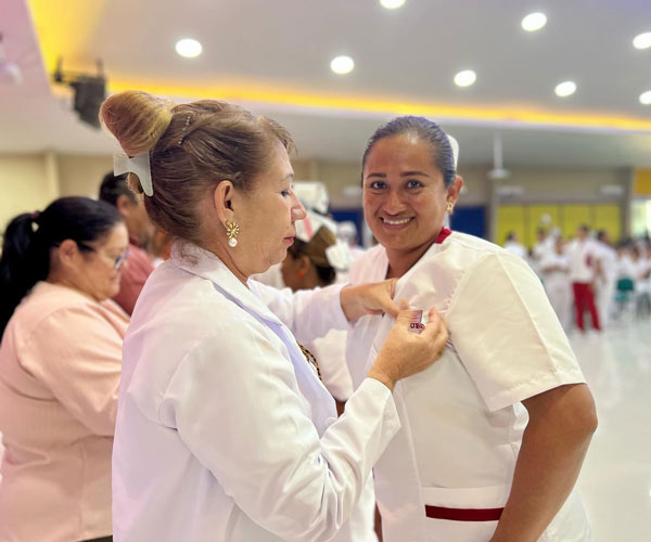 Imposición de Cofias y Brazaletes.