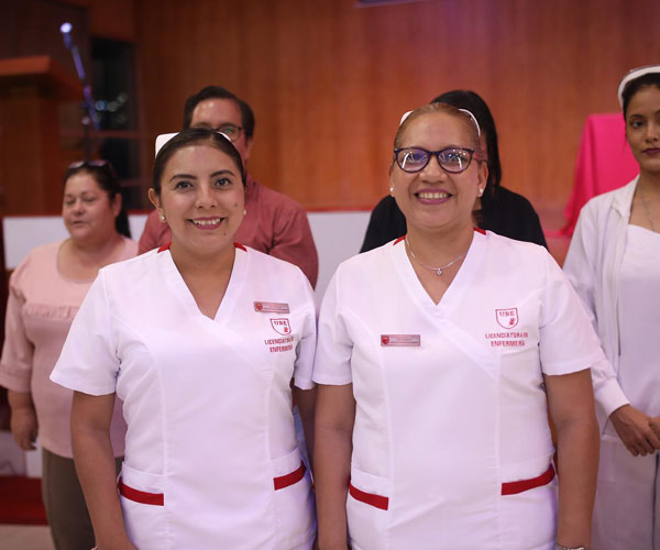Imposición de Cofias y Brazaletes.
