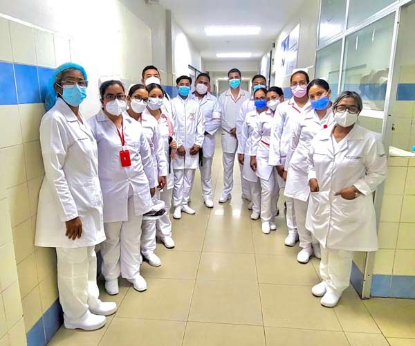 Estudiantes de Enfermería cumplieron con su primer día de internado rotativo!