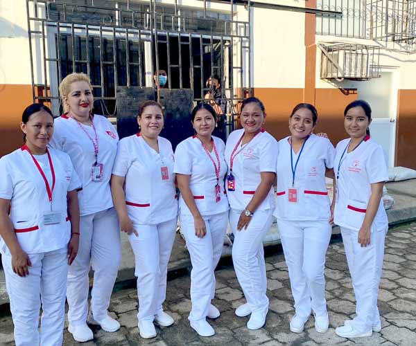 Estudiantes de Enfermería cumplieron con su primer día de internado rotativo!