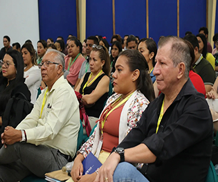 2 Bancadas sesionan para debatir propuestas que llevarán a la Asamblea Nacional.
