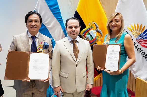 Autoridades UBE en compañía del Superintendente de Protección de Datos