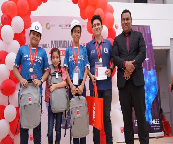 Exitosa premiación en las Regionales de las Olimpiadas Mundiales de Robótica (WRO)