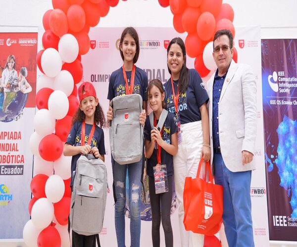 Exitosa premiación en las Regionales de las Olimpiadas Mundiales de Robótica (WRO)