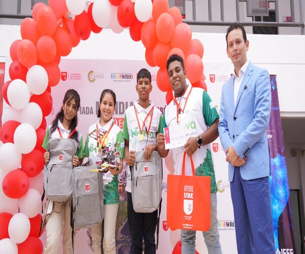Exitosa premiación en las Regionales de las Olimpiadas Mundiales de Robótica (WRO)