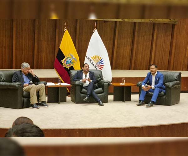 Participación destacada de la Universidad Bolivariana del Ecuador en Foro Científico desde
