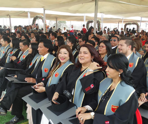 Segunda Ceremonia de Graduación 