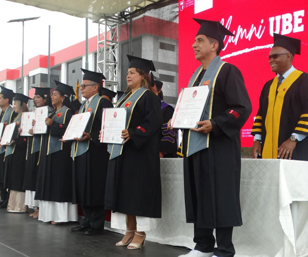 Tercera Ceremonia de Graduación 