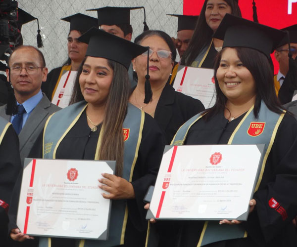 Tercera Ceremonia de Graduación 