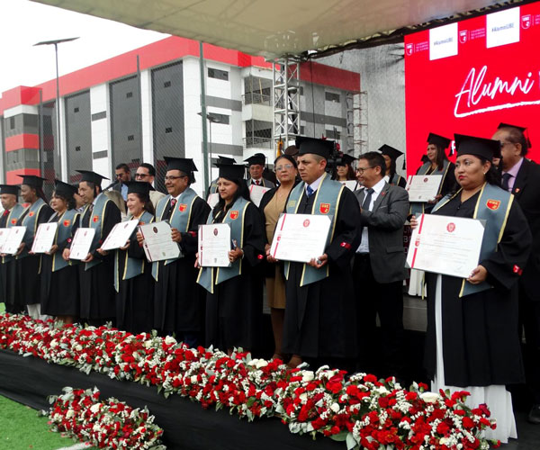 Tercera Ceremonia de Graduación 