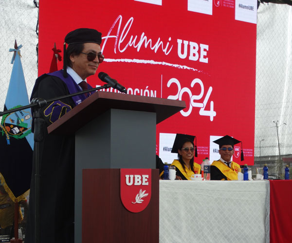 Quinta Ceremonia de Graduación UBE