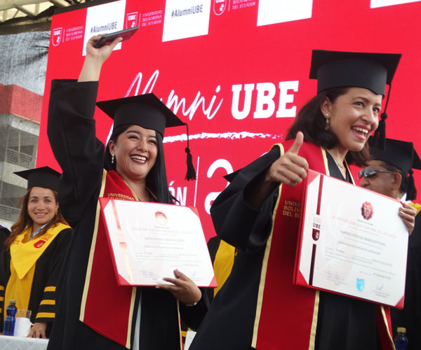 Quinta Ceremonia de Graduación UBE