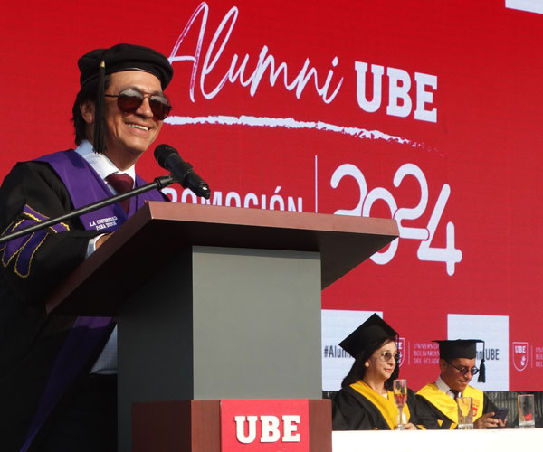 Sexta Ceremonia de Graduación UBE