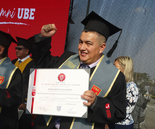 Sexta Ceremonia de Graduación UBE