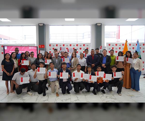 Jóvenes de Durán culminan formación técnica gracias a alianza entre UBE y Children International.