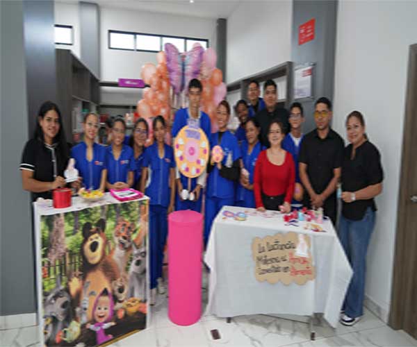 Estudiantes de Enfermería y Odontología realizaron casa abierta sobre la lactancia en la UBE