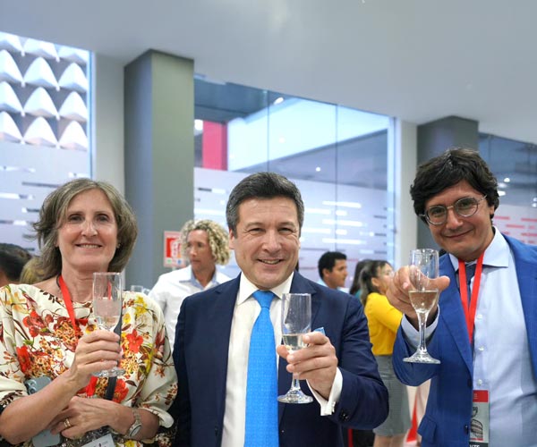Autoridades de la UBE realizaron el brindis inaugural