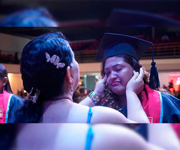 UBE incorporó a nuevos magísteres en Pedagogía