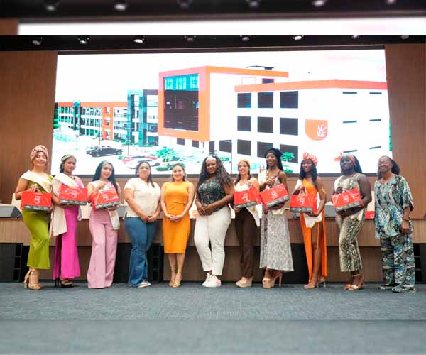 Las candidatas a “Señorita Cimarrona 2025” visitaron la Universidad Bolivariana del Ecuador (UBE)