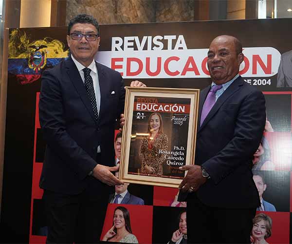 Autoridades de la UBE Galardonadas en los Educación Awards 2025