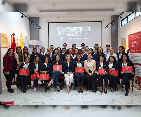 UBE conmemoró el Día del Bibliotecario Ecuatoriano con encuentro académico sobre los CRAI