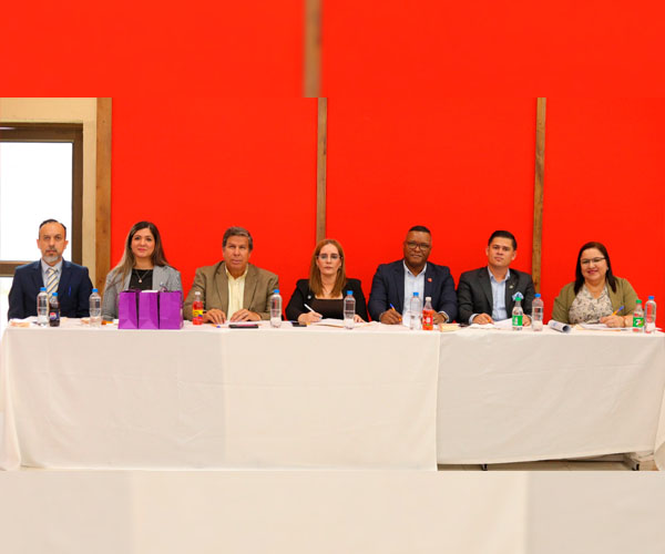 UBE otorga becas en el Concurso “Abanderados del Saber”