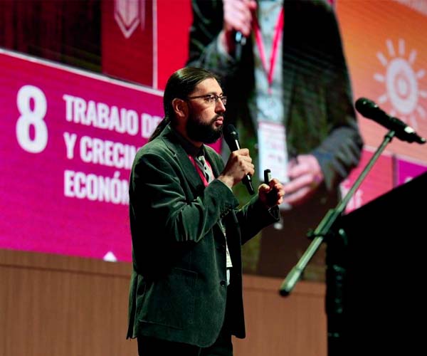 Evaluación socioformativa, inteligencia computacional y ciencia al servicio de la sociedad marcaron el segundo día del congreso de UBE