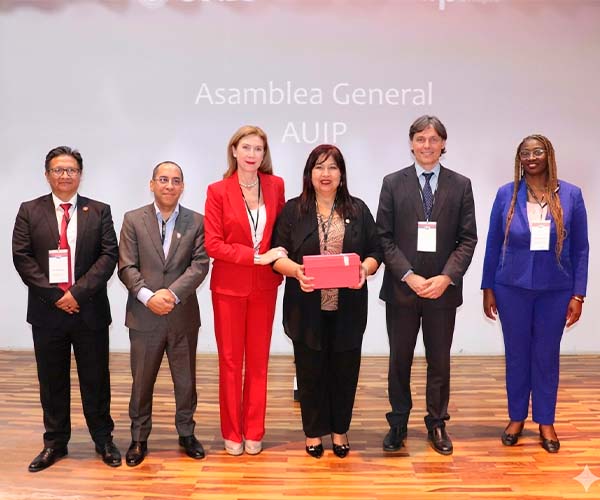 UBE consolida su presencia internacional en cumbre iberoamericana de postgrado