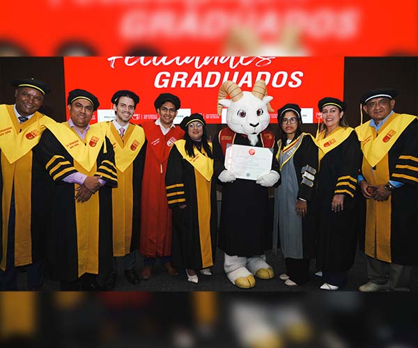 Más de 270 nuevos profesionales celebraron su graduación en la quinta jornada de la UBE.