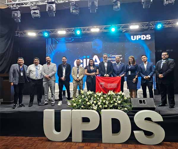 UBE participa en congreso internacional de inteligencia artificial en Bolivia
